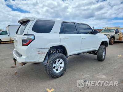 Trzecie zdjęcie samochodu z tyłu: 2020 TOYOTA 4RUNNER SR5 VIN:JTEBU5JR3L5755928 - miniatura