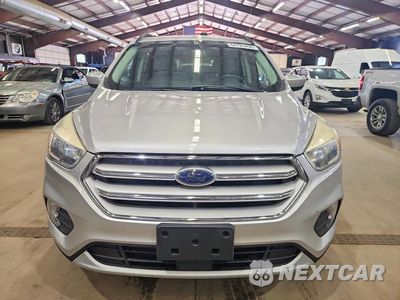 Piąte zdjęcie samochodu w środku: 2018 FORD ESCAPE SE VIN:1FMCU9GD2JUA75321 - miniatura