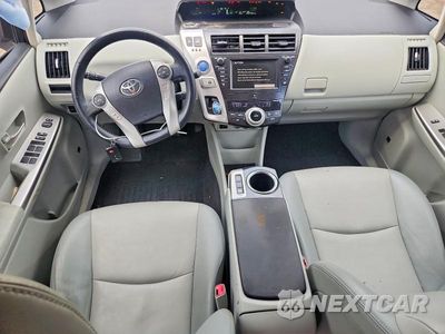 Zdjęcie 8 z 12 samochodu: 2014 TOYOTA PRIUS V FIVE VIN:JTDZN3EU8EJ012047 - miniatura