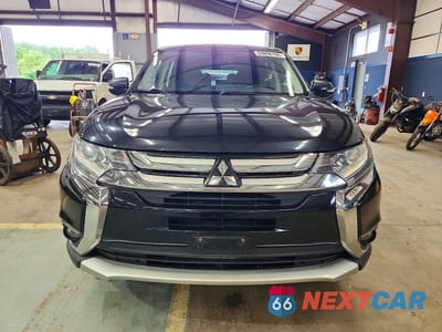 Piąte zdjęcie samochodu w środku: 2016 MITSUBISHI OUTLANDER SE VIN:JA4AZ3A35GZ007062 - miniatura