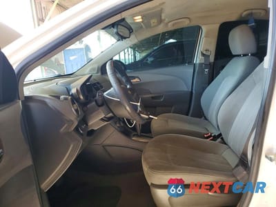 Zdjęcie 7 z 12 samochodu: 2012 CHEVROLET SONIC LT VIN:1G1JC5SH0C4103873 - miniatura