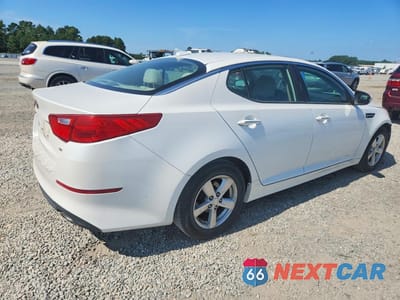 Trzecie zdjęcie samochodu z tyłu: 2015 KIA OPTIMA LX VIN:KNAGM4A7XF5592229 - miniatura