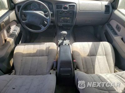 Zdjęcie 8 z 13 samochodu: 2002 TOYOTA 4RUNNER SR5 VIN:JT3GN86R220225001 - miniatura