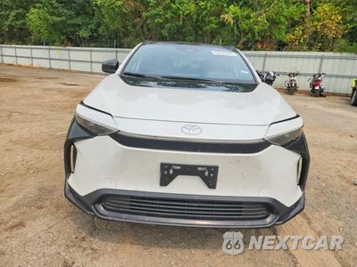 Piąte zdjęcie samochodu w środku: 2024 TOYOTA BZ4X XLE VIN:JTMAAAAA5RA053685 - miniatura