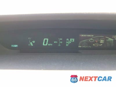 Zdjęcie 9 z 13 samochodu: 2015 TOYOTA PRIUS TWO VIN:JTDKN3DU9F1968142 - miniatura