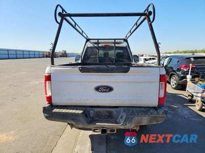 Zdjęcie 6 z 12 samochodu: 2017 FORD F350 SUPER DUTY VIN:1FTRF3ATXHEC09826 - miniatura