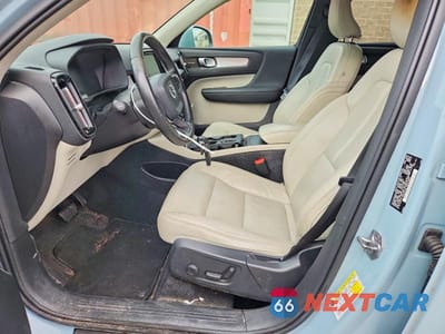 Zdjęcie 7 z 12 samochodu: 2019 VOLVO XC40 T5 MOMENTUM VIN:YV4162XZ7K2007647 - miniatura