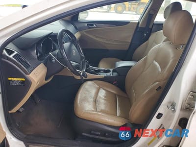 Zdjęcie 7 z 12 samochodu: 2013 HYUNDAI SONATA HYBRID VIN:KMHEC4A47DA074209 - miniatura