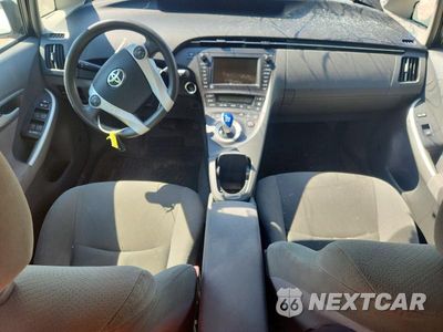 Zdjęcie 8 z 12 samochodu: 2011 TOYOTA PRIUS THREE VIN:JTDKN3DU9B0326844 - miniatura