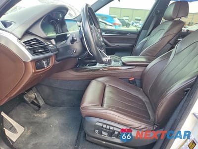 Zdjęcie 7 z 12 samochodu: 2018 BMW X5 XDRIVE50I VIN:5UXKR6C54J0U14715 - miniatura