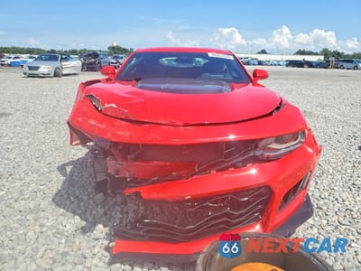 Piąte zdjęcie samochodu w środku: 2018 CHEVROLET CAMARO ZL1 VIN:1G1FJ1R60J0108066 - miniatura