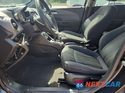 Zdjęcie 7 z 13 samochodu: 2015 CHEVROLET SONIC LT VIN:1G1JC6SH1F4114987 - miniatura