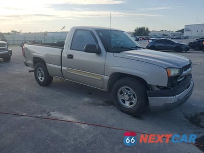 Czwarte zdjęcie samochodu z boku: 2004 CHEVROLET SILVERADO C1500 VIN:1GCEC14T44Z173562 - miniatura