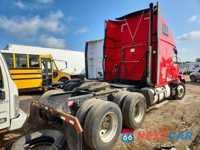 Trzecie zdjęcie samochodu z tyłu: 2012 VOLVO VN VNL VIN:4V4NC9EH6CN550329 - miniatura