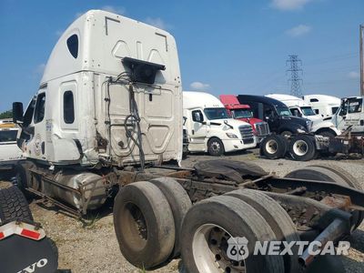 Drugie zdjęcie samochodu z przodu: 2018 FREIGHTLINER CASCADIA 125 SEMI TRUCK VIN:1FUJGLDR4JLJZ8651 - miniatura