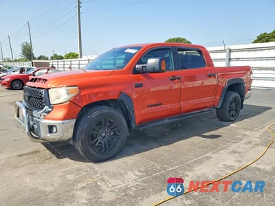 2018 TOYOTA TUNDRA CREWMAX SR5 5TFDW5F11JX761965 - główne zdjęcie licytacji z USA - miniatura