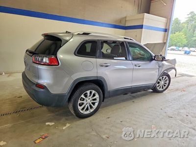 Trzecie zdjęcie samochodu z tyłu: 2020 JEEP CHEROKEE LATITUDE VIN:1C4PJLCB6LD571547 - miniatura
