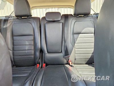 Zdjęcie 10 z 13 samochodu: 2017 FORD ESCAPE TITANIUM VIN:1FMCU9J92HUB97711 - miniatura