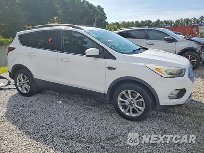 Czwarte zdjęcie samochodu z boku: 2017 FORD ESCAPE SE VIN:1FMCU9GD5HUA35129 - miniatura