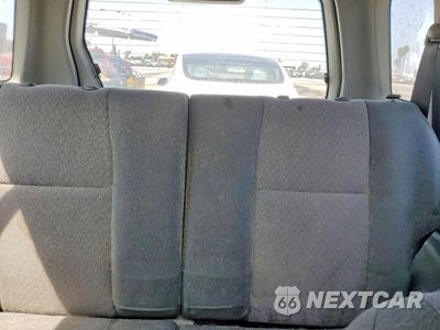 Zdjęcie 10 z 13 samochodu: 2000 CHEVROLET TRACKER VIN:2CNBE13C4Y6905118 - miniatura