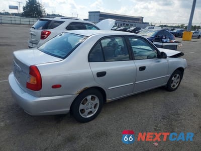 Trzecie zdjęcie samochodu z tyłu: 2002 HYUNDAI ACCENT GL VIN:KMHCG45C82U387634 - miniatura