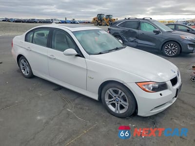 Czwarte zdjęcie samochodu z boku: 2008 BMW 328 XI SULEV VIN:WBAVC73588KP38851 - miniatura