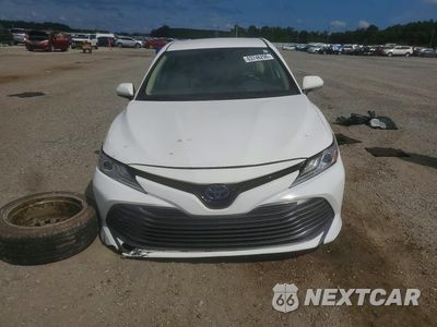 Piąte zdjęcie samochodu w środku: 2019 TOYOTA CAMRY HYBRID XLE VIN:4T1B21HK7KU513736 - miniatura