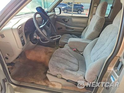 Zdjęcie 7 z 12 samochodu: 1998 GMC SONOMA VIN:1GTCS1949W8544168 - miniatura