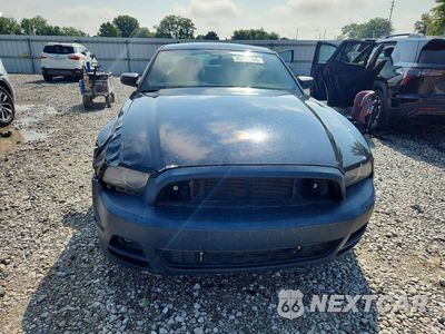 Piąte zdjęcie samochodu w środku: 2014 FORD MUSTANG VIN:1ZVBP8AM1E5215964 - miniatura