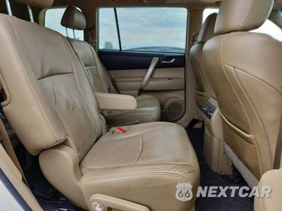 Zdjęcie 10 z 12 samochodu: 2012 TOYOTA HIGHLANDER SE VIN:5TDZK3EHXCS084217 - miniatura