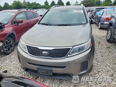 Piąte zdjęcie samochodu w środku: 2014 KIA SORENTO LX VIN:5XYKTDA74EG530959 - miniatura