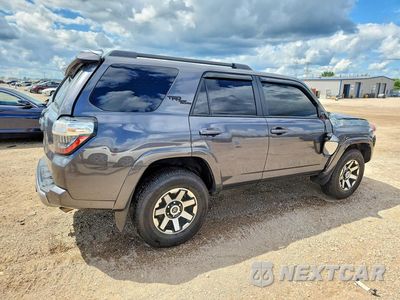Trzecie zdjęcie samochodu z tyłu: 2023 TOYOTA 4RUNNER TRD OFF-ROAD PREMIUM VIN:JTERU5JR5P6197322 - miniatura