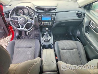 Zdjęcie 8 z 13 samochodu: 2017 NISSAN ROGUE SV VIN:5N1AT2MV9HC816952 - miniatura