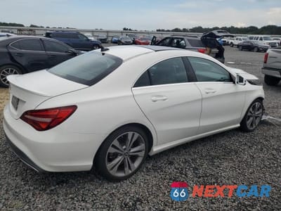 Trzecie zdjęcie samochodu z tyłu: 2019 MERCEDES-BENZ CLA 250 VIN:WDDSJ4EB9KN715796 - miniatura