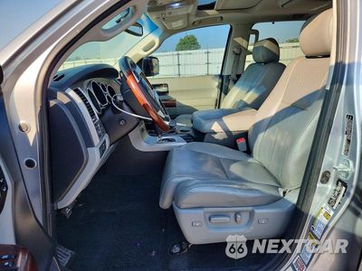 Zdjęcie 7 z 13 samochodu: 2014 TOYOTA SEQUOIA PLATINUM VIN:5TDDY5G16ES093455 - miniatura
