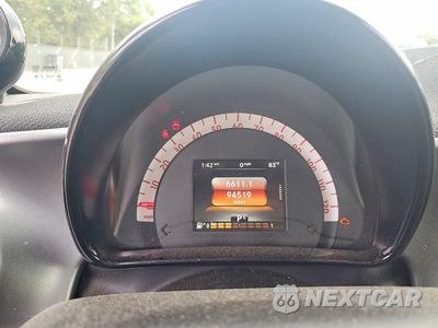Zdjęcie 9 z 12 samochodu: 2016 SMART FORTWO VIN:WMEFJ5DA1GK074454 - miniatura