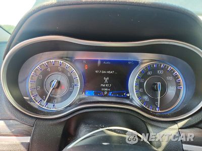 Zdjęcie 9 z 13 samochodu: 2020 CHRYSLER 300 TOURING VIN:2C3CCAAG8LH245901 - miniatura