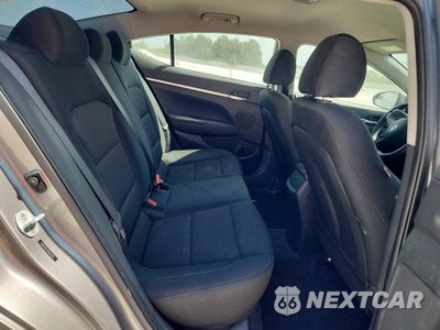Zdjęcie 10 z 12 samochodu: 2019 HYUNDAI ELANTRA SE VIN:5NPD74LF7KH477275 - miniatura
