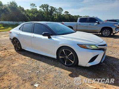 Czwarte zdjęcie samochodu z boku: 2019 TOYOTA CAMRY XSE VIN:4T1B61HKXKU278902 - miniatura