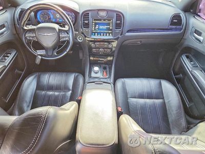 Zdjęcie 8 z 12 samochodu: 2019 CHRYSLER 300 S VIN:2C3CCAGGXKH569793 - miniatura