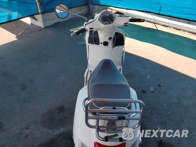 Zdjęcie 6 z 9 samochodu: 2013 VESPA GTS 300 SUPER VIN:ZAPM459L3D5703972 - miniatura
