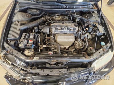 Zdjęcie 11 z 12 samochodu: 2002 HONDA ACCORD LX VIN:1HGCG66592A001306 - miniatura