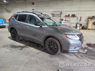 Czwarte zdjęcie samochodu z boku: 2018 NISSAN ROGUE SV VIN:5N1AT2MV0JC731648 - miniatura
