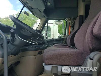 Zdjęcie 7 z 14 samochodu: 2020 FREIGHTLINER CASCADIA 125 SEMI TRUCK VIN:3AKJGLFG7LSLG7043 - miniatura