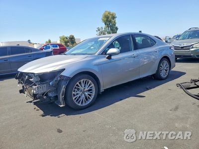 2019 TOYOTA CAMRY HYBRID XLE 4T1B21HK2KU517712 - główne zdjęcie licytacji z USA - miniatura