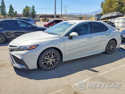 2024 TOYOTA CAMRY HYBRID SE 4T1G31AK8RU072142 - główne zdjęcie licytacji z USA - miniatura