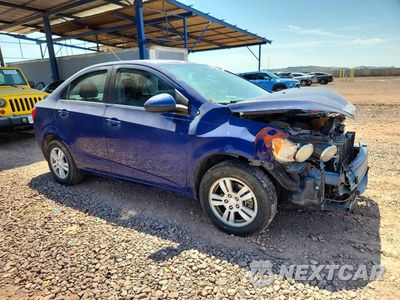 Czwarte zdjęcie samochodu z boku: 2014 CHEVROLET SONIC LT VIN:1G1JC5SH4E4132215 - miniatura