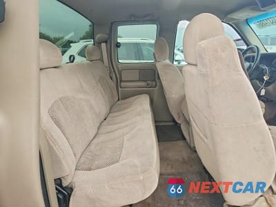 Zdjęcie 10 z 12 samochodu: 2002 CHEVROLET SILVERADO C1500 VIN:2GCEC19V521392546 - miniatura