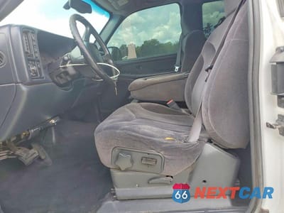 Zdjęcie 7 z 12 samochodu: 2002 GMC NEW SIERRA K1500 VIN:2GTEK19T821345108 - miniatura