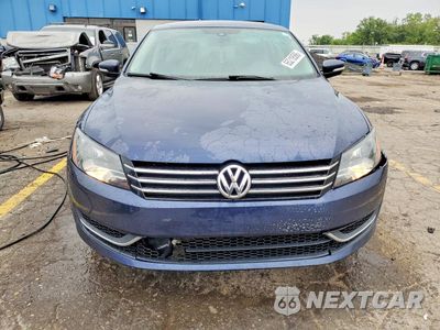 Piąte zdjęcie samochodu w środku: 2014 VOLKSWAGEN PASSAT S VIN:1VWAT7A37EC093227 - miniatura